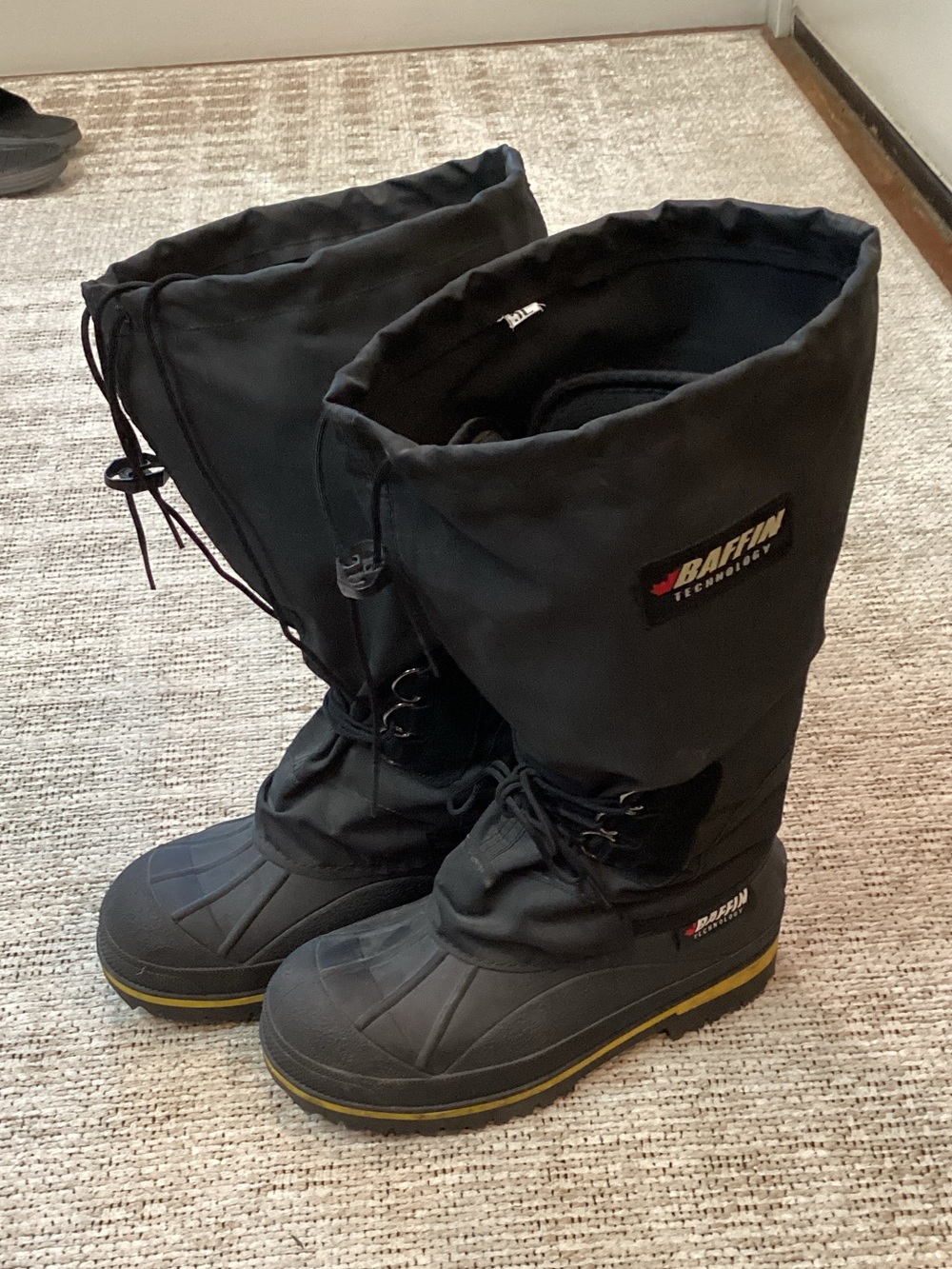 Baffin Black and Yellow Men's Snow Boots